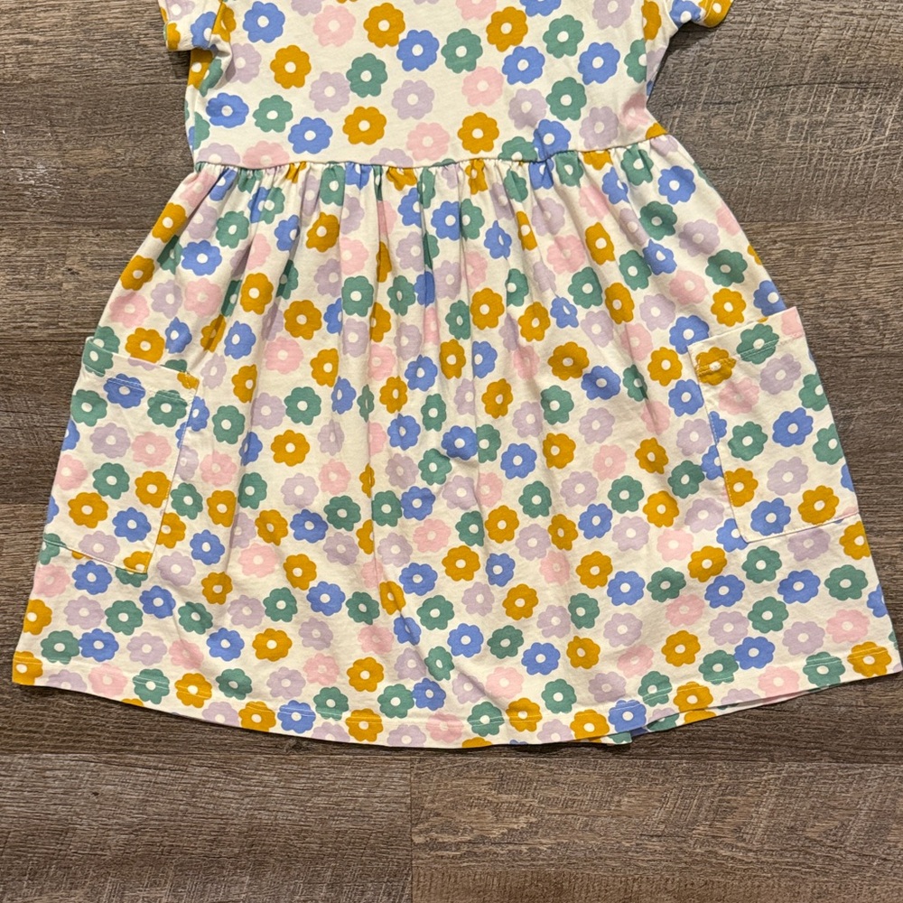 Hanna Andersson Playground Dress with Pockets in “Tiny Blossoms” Print - Picture 9 of 16